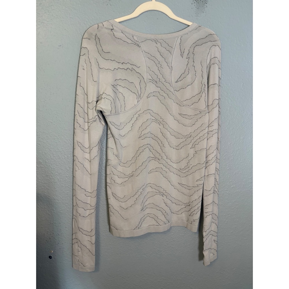 Athleta Momentum Seamless Top Long Sleeve Grey White Zebra Print Size Small - Picture 5 of 6